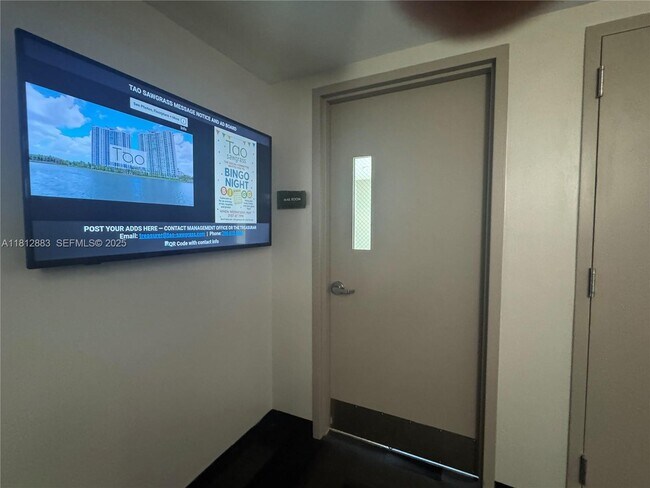 Building Photo - 2641 N Flamingo Rd