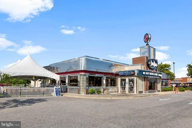 Building Photo - 5525 Peanuts Ln