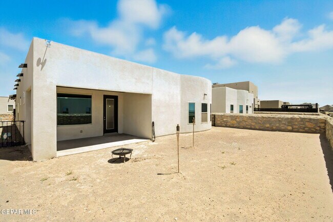 Building Photo - 349 Loddon St