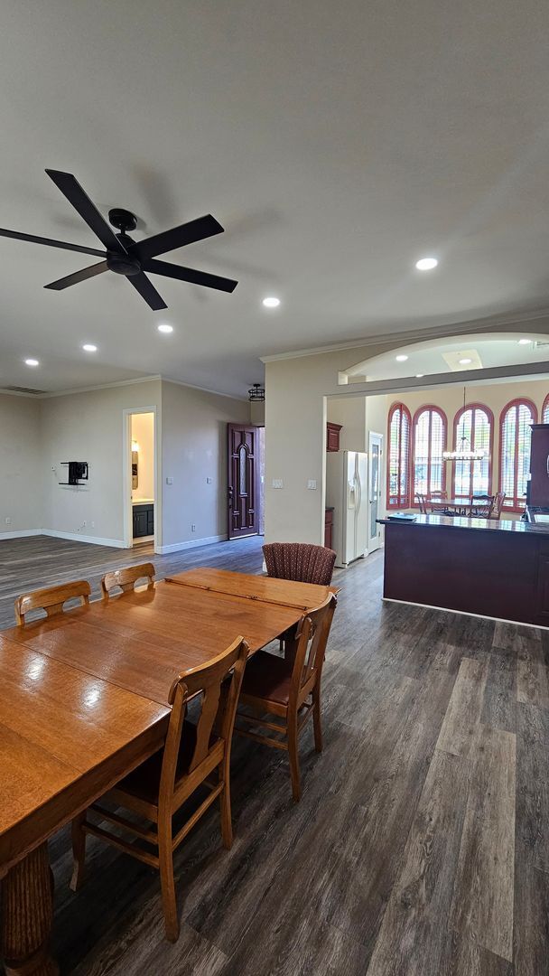 Building Photo - Luxurious Home in North Bakersfield 3 BD 3 BA