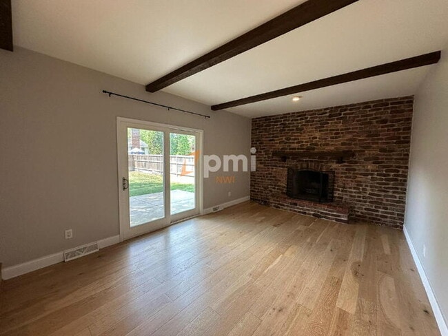 Building Photo - 9604 Walnut Dr