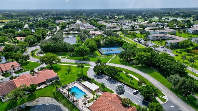 Building Photo - 8410 Brussels Way