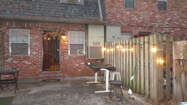 Building Photo - 3937 Montclair Rd