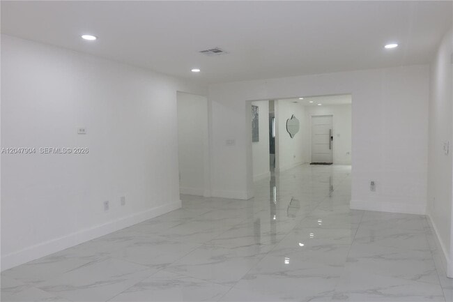 Building Photo - 4401 SW 102nd Pl