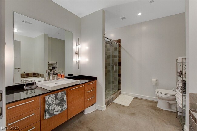 Building Photo - 200 Hoover Ave