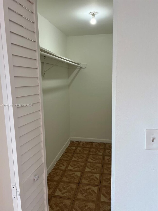 Building Photo - 1801 S Treasure Dr