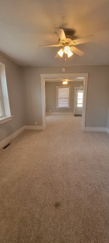 Building Photo - 1008 E Ash St