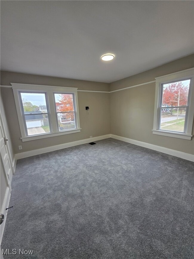 Building Photo - 7417 Linwood Ave