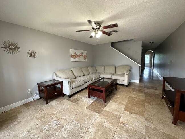 Building Photo - 413 Kensington Lake Cir