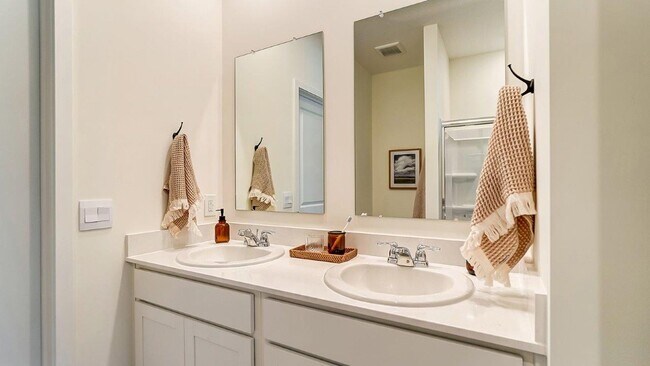 Building Photo - 406 Emily Dr