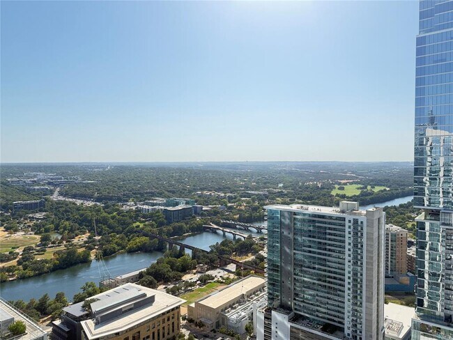 Building Photo - 360 Nueces St