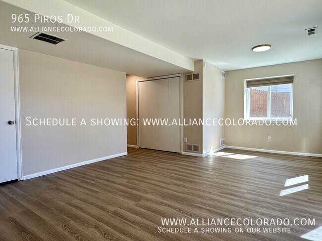 Building Photo - 965 Piros Dr