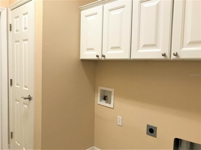 Building Photo - 1835 Rocky Pointe Dr