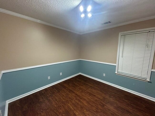 Building Photo - 3089 Woodland Crest Dr