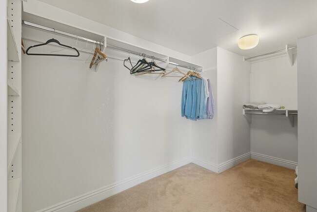 Building Photo - Turnberry Towers East 1507