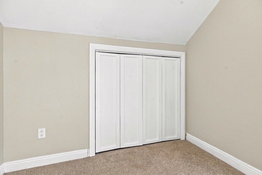 Living room laundry closet - 4720 Del Monte Ave