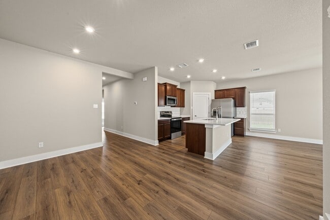 Building Photo - Modern Comfort Meets Style in Hartrick Ranch