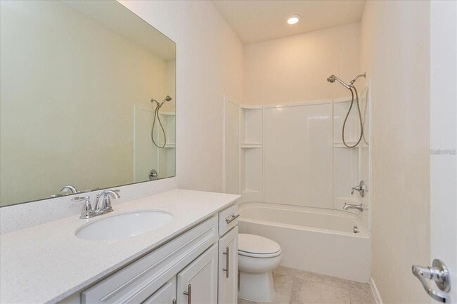 Building Photo - 2501 Southlawn Ln