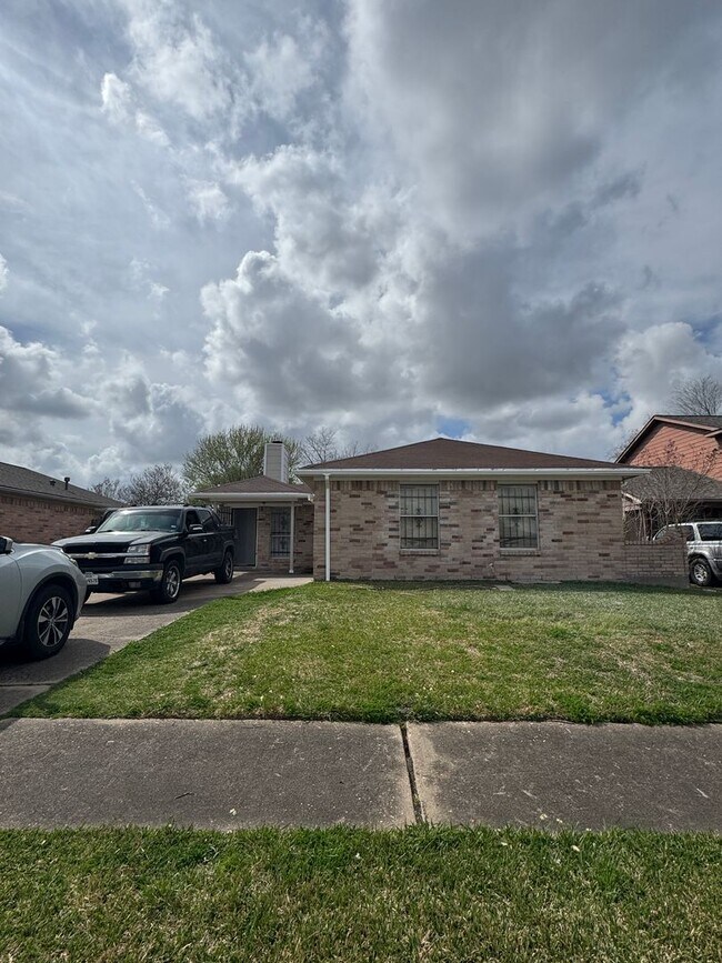 Building Photo - 11826 Roandale Dr