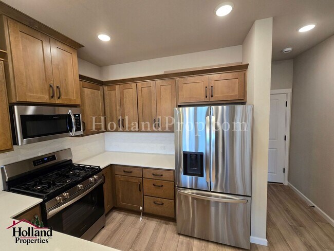 Building Photo - Charming 2-Bedroom, 2-Bath Home in a Prime Hillsboro Location *** Special offer of $150 on your f...