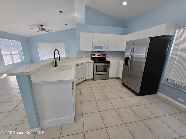 Building Photo - 481 10th Pl