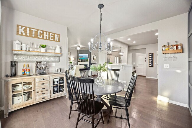 Building Photo - 580 Boxwood Dr