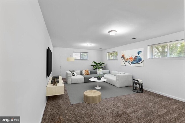 Building Photo - 10422 Floral Dr