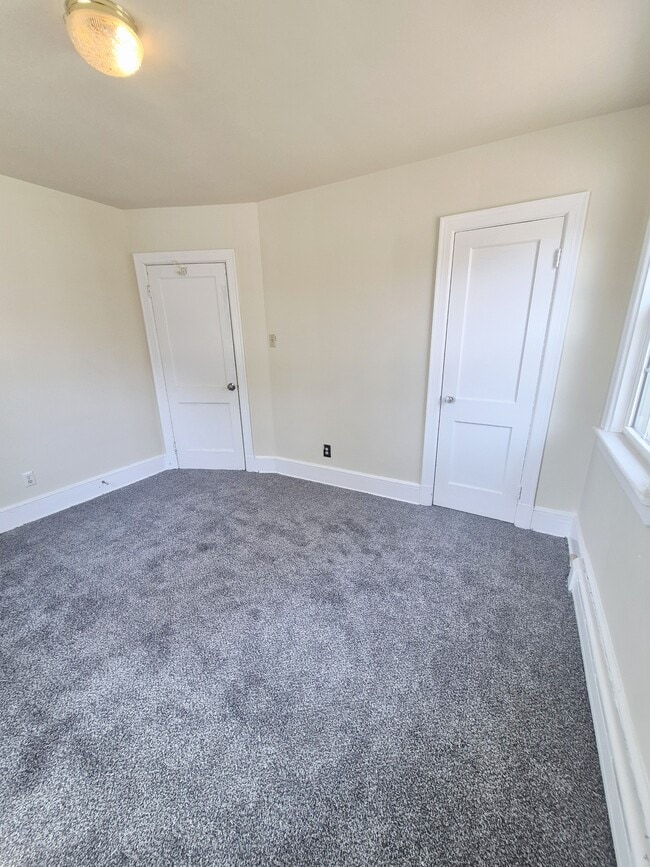 Building Photo - 5140 Alberene Rd