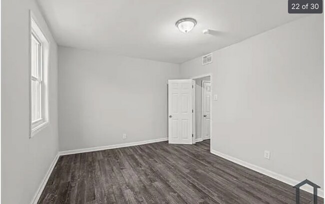 Building Photo - Modern 6-Bedroom Home in North Philadelphia