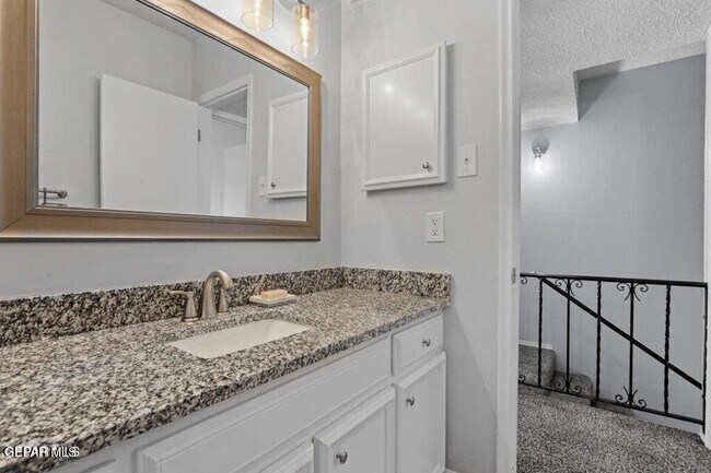 Building Photo - 6700 Escondido Dr