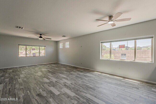 Building Photo - 1807 W Pollack St