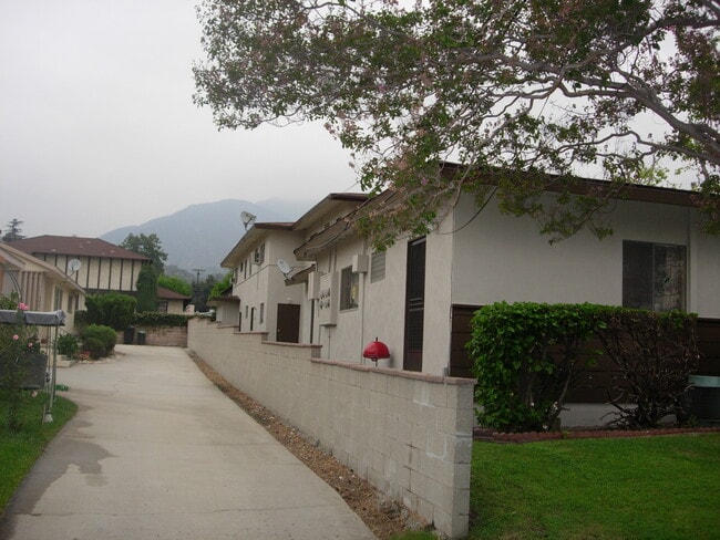 Rear View of unit - 519 Linwood Ave