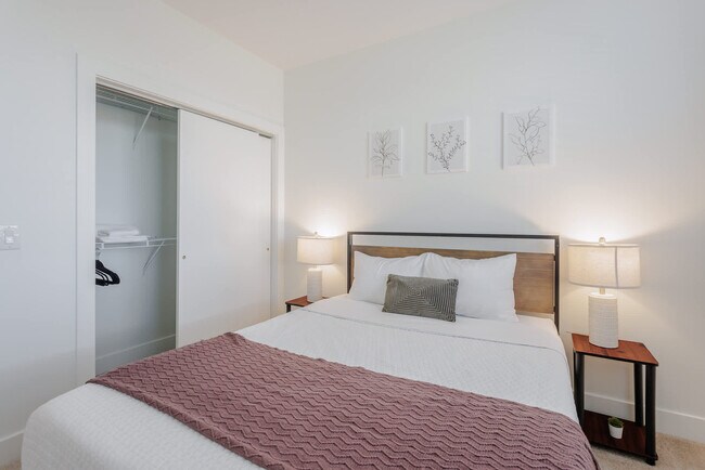 Building Photo - 228 Pike St