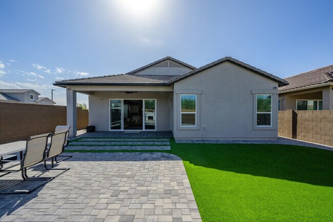 Building Photo - 5972 E Sinclair St