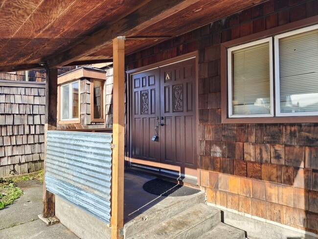 Building Photo - 122 Brennan St