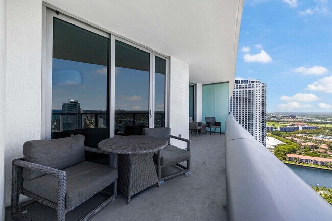 Building Photo - 4111 S Ocean Dr