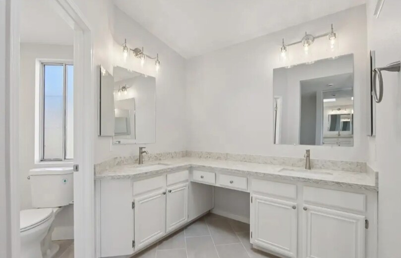 Building Photo - 16021 Augusta Dr