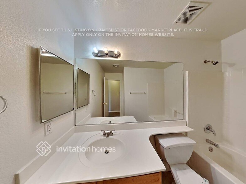 Building Photo - 8182 N 88th Ln