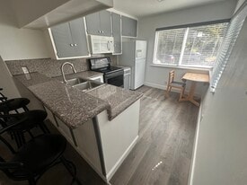 Building Photo - 995 Paulson Ct