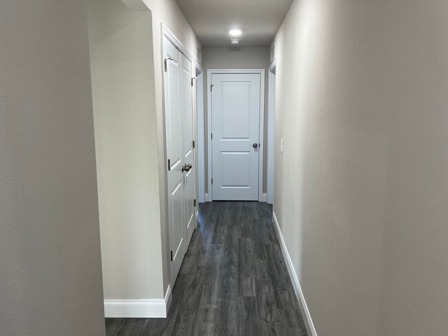 Building Photo - 838 San Filippo Dr SE