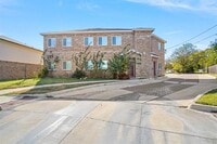 Building Photo - 609 Meadow View Ct