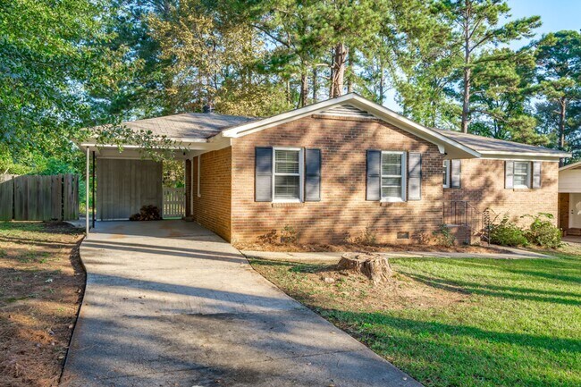 Building Photo - Beautifully updated, all-brick home locate...