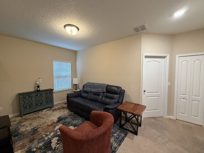 Building Photo - Beautiful Longleaf Home on Quiet Cul-de-Sac