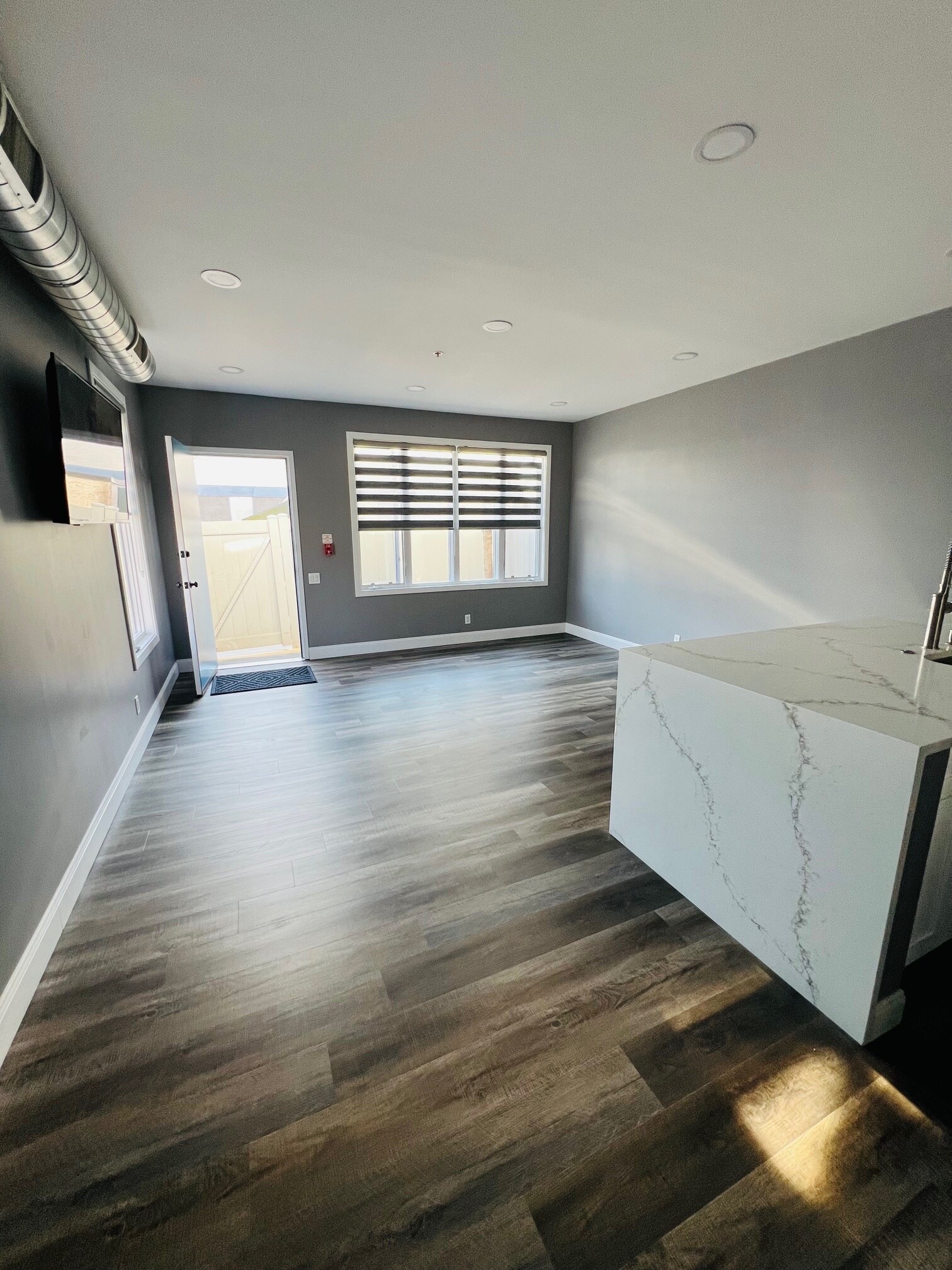 Building Photo - 182 Gay St