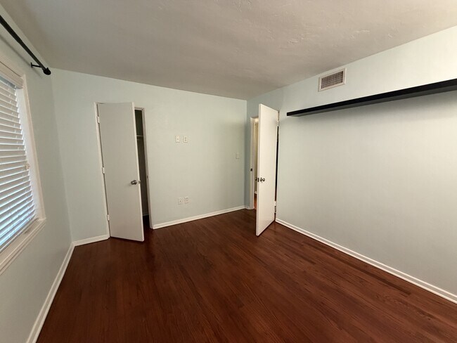 Building Photo - 701 SW 28 St