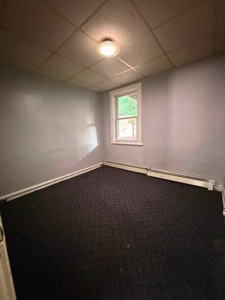 Building Photo - 506 3rd St