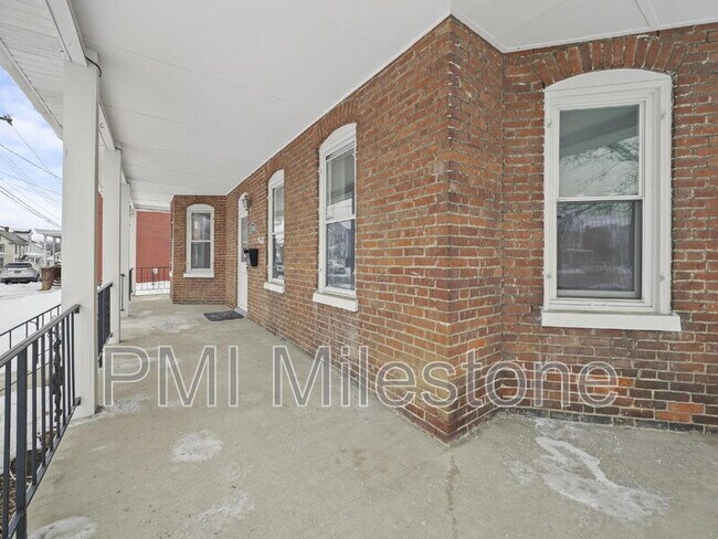 Building Photo - 1001 Pope Ave