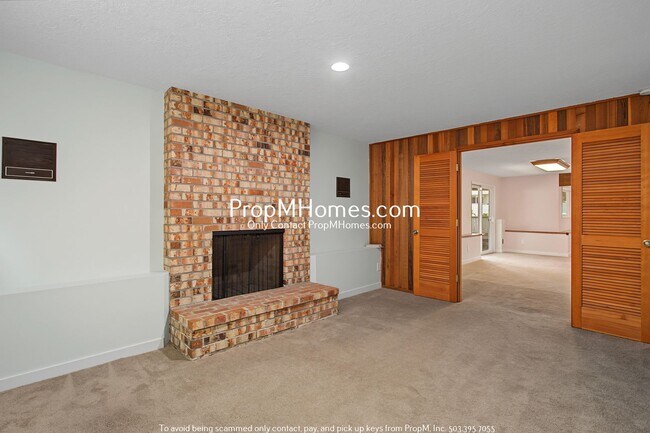 Building Photo - 8271 SW 184th Ave