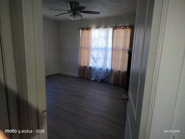 Building Photo - 304 E Freeman St