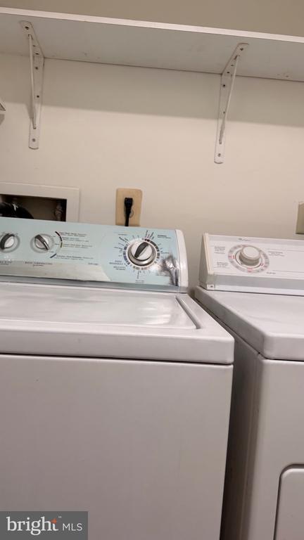 Building Photo - 6033 Joust Ln